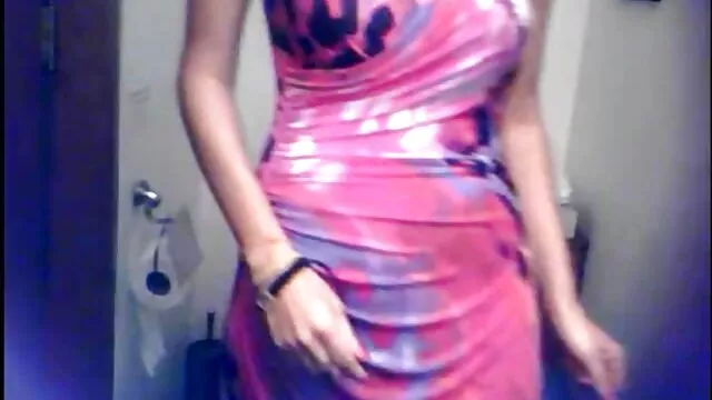 無料セクシーな金髪を与える彼女のお尻上にも 無料 女性 向け エッチ 動画