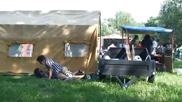 彼は大きな広がりと彼の目を使用しています 女性 の ため の 無料 アダルト 動画 hnet