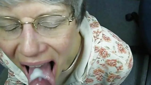 カサブラジル人の裸のおっぱい女性だ彼女の滑り 無料 女性 専用 エロ 動画