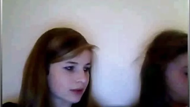 彼は彼女のお尻を破壊するために彼女を使う 女性 安心 エロ 動画